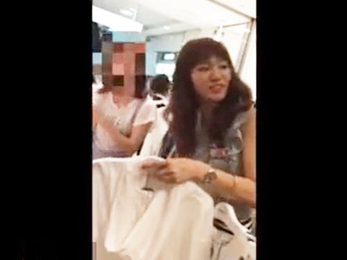 【パンチラ】美人店員さんのワンピースを逆さ撮りで綺麗なパンツを盗撮♪