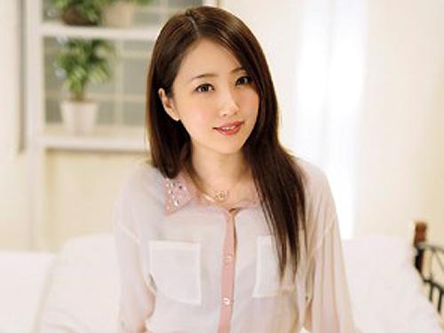 【人妻】10年ぶりのペニスだという巨乳妻が卑猥な顔で他人棒を貪る