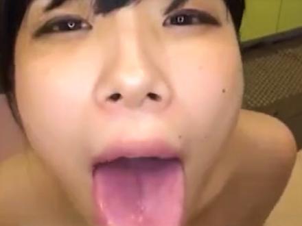 ドMの敏感美少女がねっとりフェラで口内射精！そのまま大量射精でごっくんしてくれる！ロリちっぱい痴女っ娘【永井みひな】