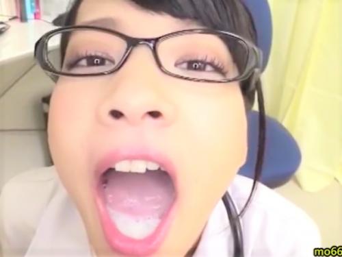黒髪清楚な女医さんだと思ったのに！！ED治療で口マンコで濃厚フェラ抜き口内射精でそのままごっくんしてくれる【あべみかこ】