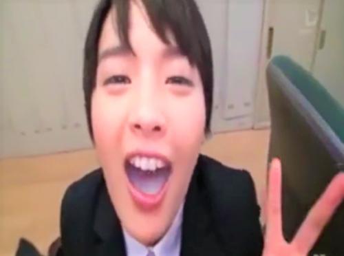 「これで内定ゲットですよねぇ～」真面目な就活生がチンポフェラして口内射精される！美少女黒髪ショートカットはドMだった！