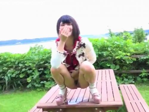 「恥ずかしぃよお～」黒髪ロリ美少女に野外で喉奥フェラ抜きしてもらったあと外で放尿させる！ドM調教はここから始まる【白咲碧