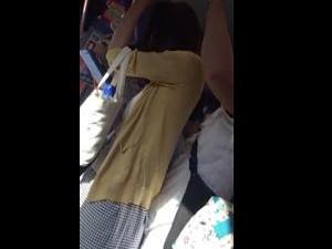 電車で堂々痴漢する変態グラサン男・・・人妻素人リアル痴漢個人撮影のヤバいやつ