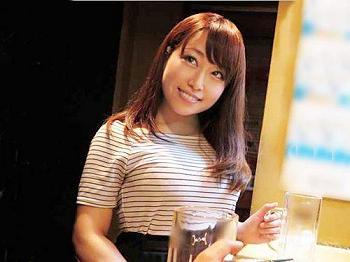相席居酒屋で見つけた巨乳奥さんを寝取り、不倫濃厚セックス！