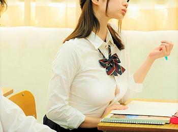 究極レベルの発育は勃起案件WWWWWW発育良くて乳超成長した巨乳JK達の下着盗難⇒学校内の巨乳JK達はスケ乳首状態へ