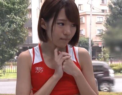 MM号スレンダー陸上部女子大生を膣マッサージと称してローションプレイで生挿入中出ししてしまうｗ