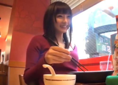 コンビニバイトの激かわ素人娘をナンパして部屋に連れ込み即日SEXでAV撮影！