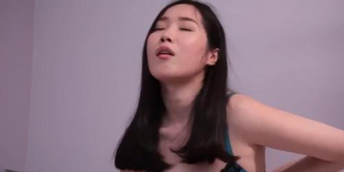 【韓国✕濡れ場】清楚なくせして耳舐めから始めるなんて！美人お姉さん女優が演技とは思えないリアリティ満載エロ映画！