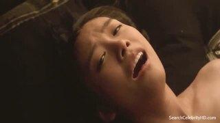 【韓国濡れ場】背徳の王宮での美人女優が出演するエロ映画！赤ん坊みたいなオッパイ吸ってるのがエロい！