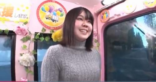 【素人ナンパ】ぽっちゃりした清楚美人美少女がナンパ師に載せられ卑猥な手コキで爆乳オッパイがスペルマまみれｗｗ