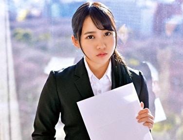 【素人】内定を得る為就活を頑張る大学生！就職のために生のおま○こに肉棒を挿入され生中出しまでされてしまう。