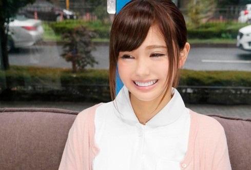 【素人】歯科衛生士を目指す21歳歯科助手にきれいな歯並びでデカチンを奥深くまで咥えてもらいました！