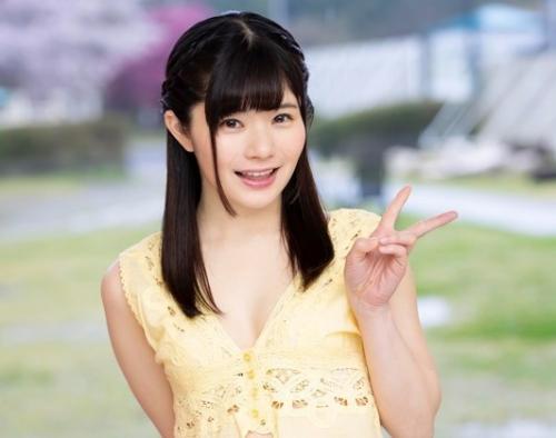【素人】セフレを紹介してもらったら元アイドルのロリ童顔な娘が来た。中身は露出狂のクソ変態！