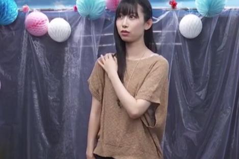 【MM号】自分の性欲が覚醒箚せられた時に気がついた時はすでに遅し！潮を吹いて気持ちよくなって、お金でごまかされて結局おチ○ポを挿入されちゃいました…中出し！