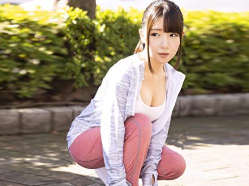 【素人】街中を走っている美人ジョガーをナンパ！ロリ巨乳の綺麗なパイパンマ○コにオチンチン挿入してイカせまくる！