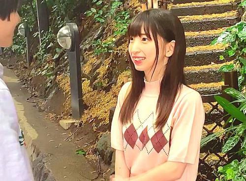 【素人】「小さなお口でデカチンを咥える姿は可愛すぎｗｗ！」ぺたんこ乳首もコリコリ勃起。小さな膣穴にそのまま亀頭をねじ込み激ピス生中出し！