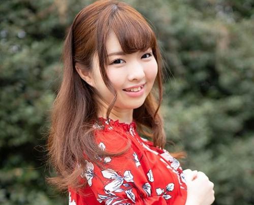 【素人】「立ちバックめっちゃ好き♡」一日中でもチンポを舐めていられるというチンポ大好きロリ系ビッチ美少女。