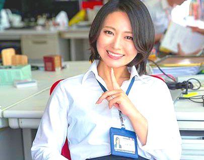 「すぐ隣には彼女がいるのに社内カップル逆NTR」SOD女子社員宣伝部中途入社3年目 綾瀬麻衣子 47歳
