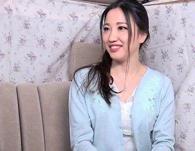 【人妻ナンパ】ご無沙汰だった！？久しぶりの旦那以外のチ○ポを嬉しそうに頬張り、理性崩壊！腰振り全開！