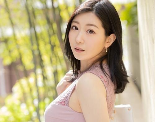 【香坂のあ】「昔からおじさんとしかシたことがなくて…」おじさん大好き絶倫 敏感 即濡れ美女
