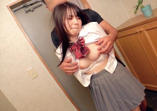 【素人】「自宅にお邪魔していいですか？」JKと実家SEX！！制服着たまま近所まで聞こえるジュボジュボフェラさせて、そのまま玄関で中出しする