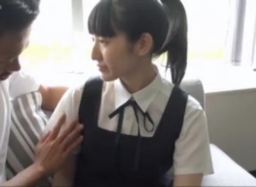 【地下アイドルの枕営業!?】「男の人に見られたの初めてです///」アイドル級の清楚感をまとう中学生が慣れないHにイキまくるwww