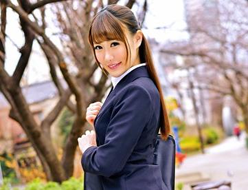 【素人】「人気のデリヘル嬢のみに狙いをつけてカメラが潜入！」スレンダーな体つき、大きな美尻と柔軟そうな腰使い！