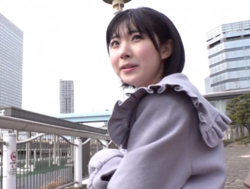 【素人ナンパ】頬は赤らみ、はぁはぁと吐息が止まらない。オプションの素股疑似SEX体験中に我慢できなくなった二人が、お店に内緒で禁断の生本番。