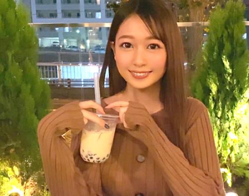 【素人】モデルテイでホテルイン。最近はご無沙汰、とのことなので一人エッチは？と聞くと「………照笑」やってますね！お酒を飲みつつ、アテに電マっ！