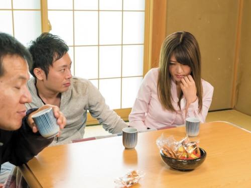 【イタズラ】コタツの中で内緒でイタズラｗｗ欲望を抑えきれない義兄は親の目の前でオ○ンコいじりして生中出しｗｗ
