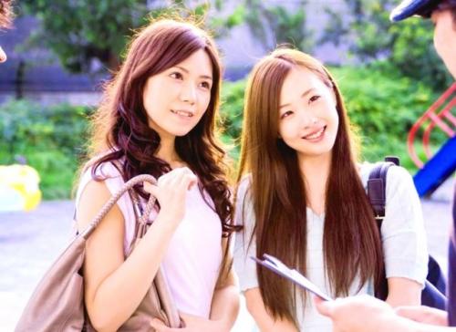 【素人ナンパ】2人組のスレンダー美人をナンパして中出し大成功しちゃった！結局のところ、かまってくれない夫が悪い！