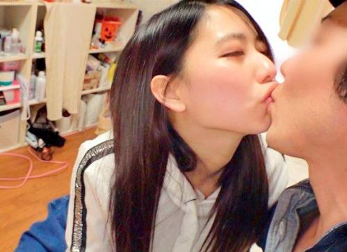 【素人】「家イっていいですか？」自宅取材のついでに生ハメセックスが気持ち良すぎて愛液大量おもらしw隣の部屋に聞こえてる程の大絶叫w