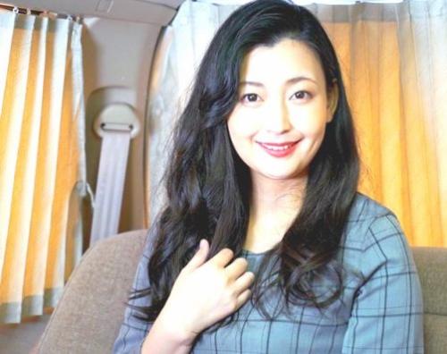 【素人】男を立てるセレブ妻は下半身も立ててくれる！ファーストクラス絶品妻ナンパ 連続イカセFUCK 生中出し
