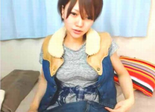 【ライブチャット】すごい爆乳おっぱいにデカ尻Ｔバック！ボーイッシュ美少女のライブ配信がけっこうエロいんですけどｗｗ