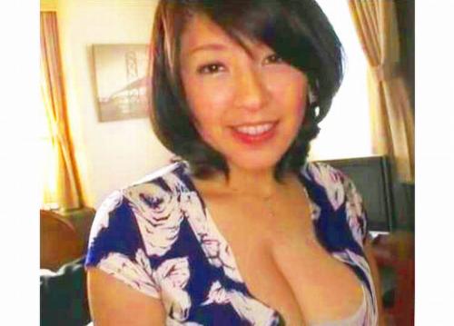 【人妻ナンパ】でで･･でかいｗｗｗ超乳ボイン！爆乳三十路熟女人妻が真昼間から他人チンポでアヘアヘ不倫SEXざんまいｗｗ