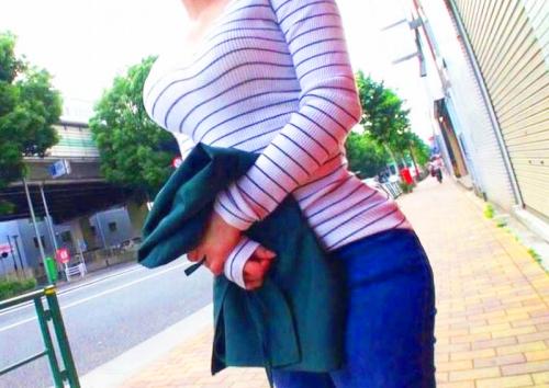 【素人ナンパ企画】♡♡(;ﾟ∀ﾟ)スゲェ爆乳おっぱいｗｗｗｗエッロい身体した渋谷のカフェ店員をAVデビューさせる企画ｗｗ