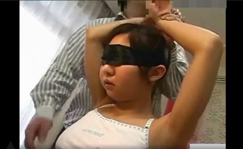 【胸糞・レイプ】変態家庭教師の性的暴行の一部始終...目隠しされた女児が手を縛られ電マで蹂躙される鬼畜映像...