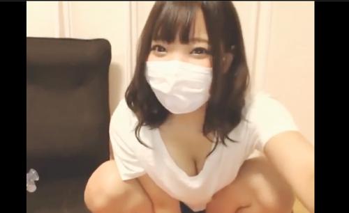 【エロ配信】大きめTシャツから巨乳な谷間をチラ見せ誘惑配信♡♡超絶かわいいお姉さんの小遣い稼ぎww