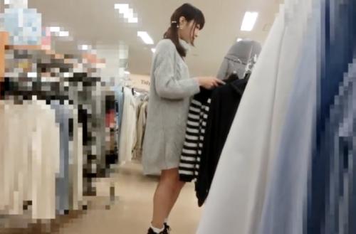 【ショップ店員】「ガチのやつや...」ニットワンピの激カワ店員さんのお仕事風景を逆さ撮り♡マジでかわいい♡