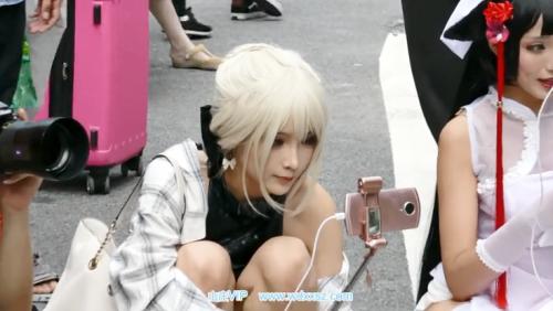 【アニコス】【コスプレ】コミケでカメラ小僧に紛れて超絶激かわレイヤー発見♡思わずこっち撮ってるしww
