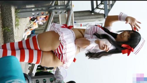 【アニコス】【同人 素人】コミケでGETしたニーハイミニスカ美少女レイヤーパンティ♡くねった腰がマジエロww