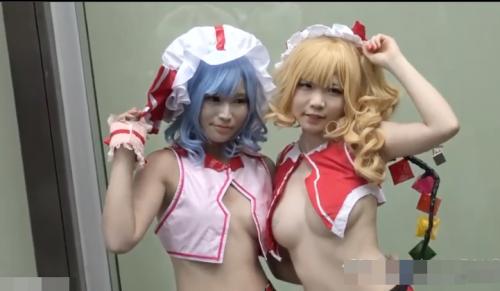 【アニコス】【コスプレ】コミケでGETした激ｴﾛレイヤー♡キレイな美乳丸見えでポーズ♡♡