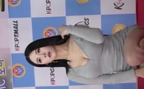 【ダンス】激カワ韓国お姉さんが黒髪揺らして激しいエロダンス♡ぴちぴちワンピから爆乳溢れ出てるww