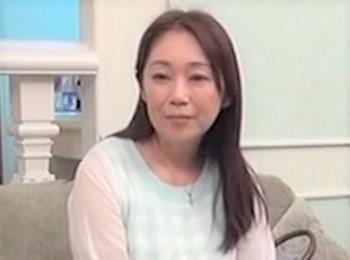【熟女ナンパ】五十路の熟女がお金が欲しくてAV出演「久しぶりのセックスで興奮します」