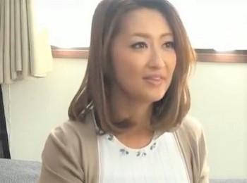 【熟女ナンパ】自宅を訪れた奥様を熱心に口説きセックスへ！