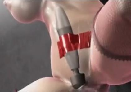 張り紙に「彼女は誰でも使える淫乱で変態な肉便器です。遠慮なく犯して下さい。」目隠しにバイブを固定のスレンダー女性！