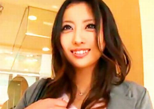 【人妻ナンパ企画】目の前の♡フル勃起チンポに♡夢中でしゃぶりついた！三十路熟女の人妻さんが温泉旅館で今夜だけ不倫SEXｗｗ