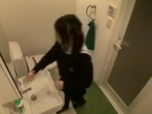 〚街角ナンパ〛テールテールが似合ってポニーテールヤリマンビッチ可愛い喪服所の美JDプロレスラーJCを連れ込み。失恋話を聞いてつけ込みを許したハメハメ撮り