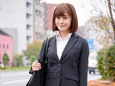 【マジックミラー号】就職難の弱みに付け込み女子大生にセクハラしまくり！変態面接でも受け入れてくれた爆乳女子大生と中出しセックス！