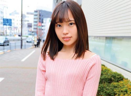 【素人】ゼロ距離でのプリケツちらり！おっぱいポロリ！小さなピンクの乳首がキュートな貧乳娘。スーパースレンダーボディの美少女がデカチン激ピストンでエビ反り絶頂よがり狂う！